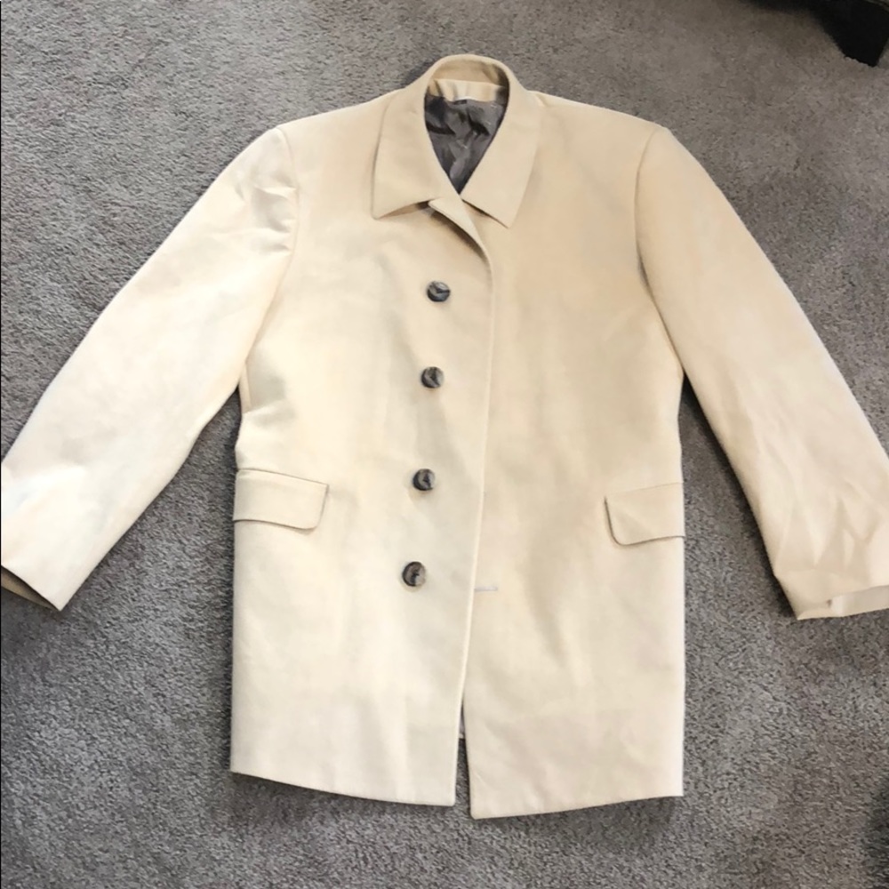 Royal Classic Beige Jacket Exclusively Tailored JZ